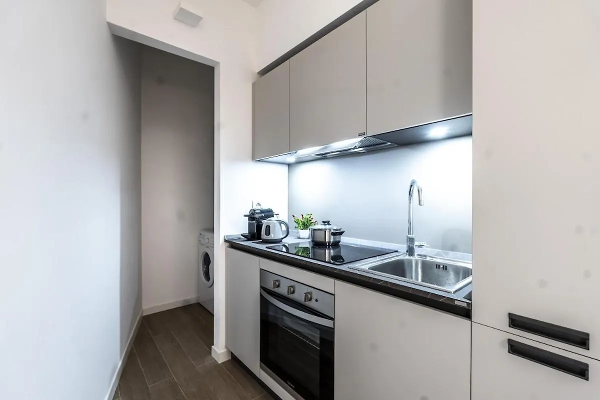 Duomo Bilocale - Private Gym- Metropolitana Apartment Milan